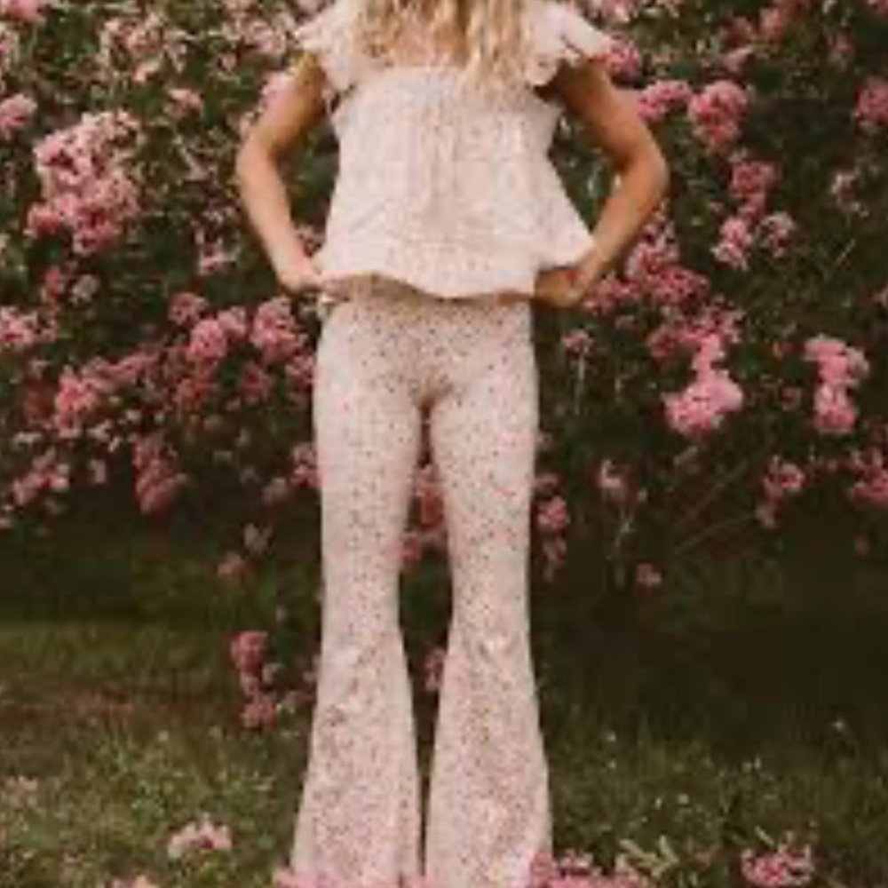 Oak Meadow “Rosamund Flares”